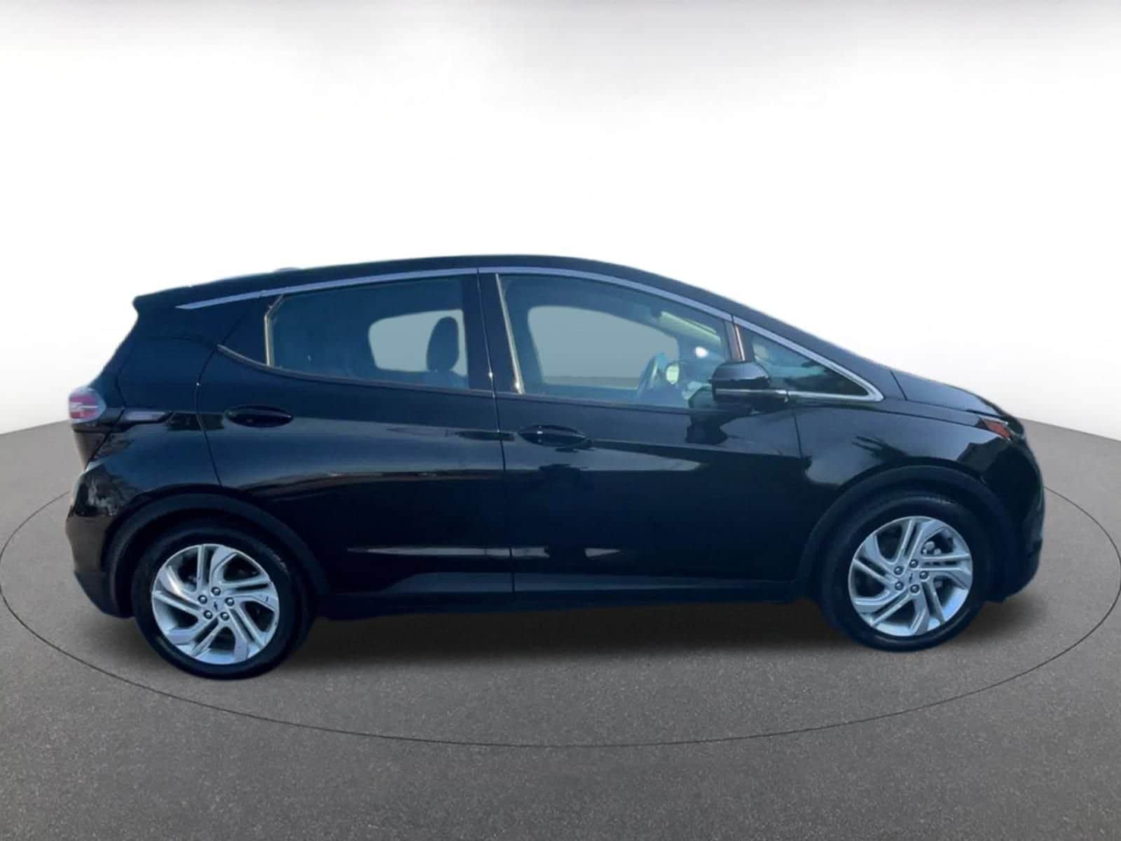 Thumbnail: 2023 Chevrolet Bolt EV - 16