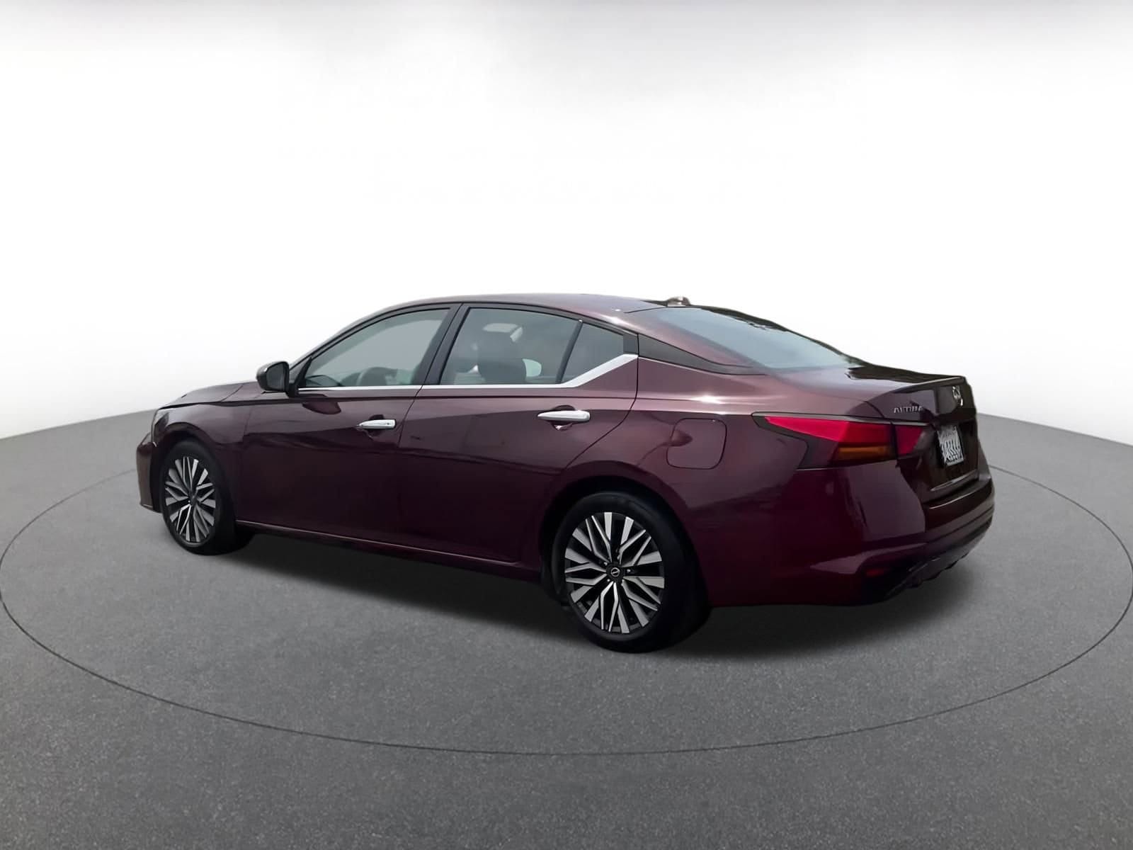 Thumbnail: 2024 Nissan Altima - 10