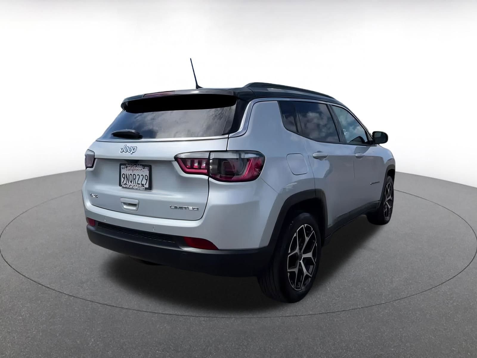 Thumbnail: 2025 Jeep Compass - 15