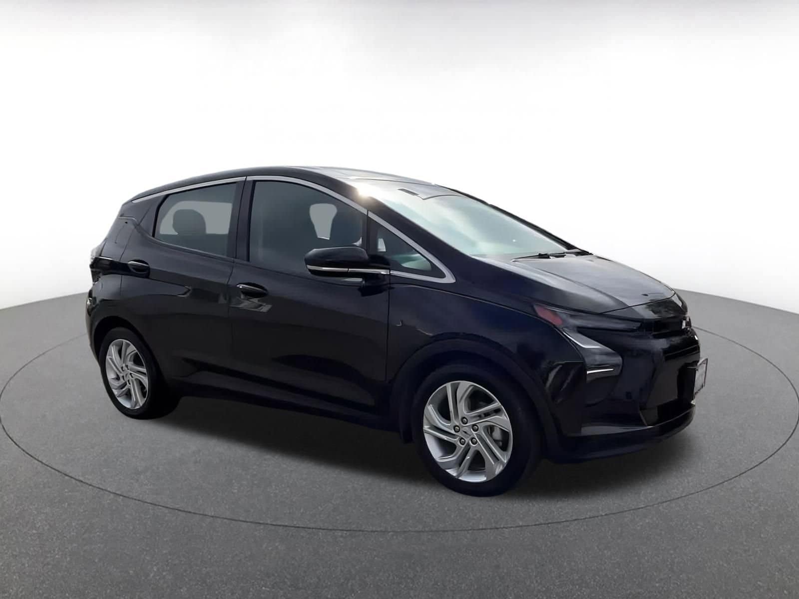 Thumbnail: 2023 Chevrolet Bolt EV - 2