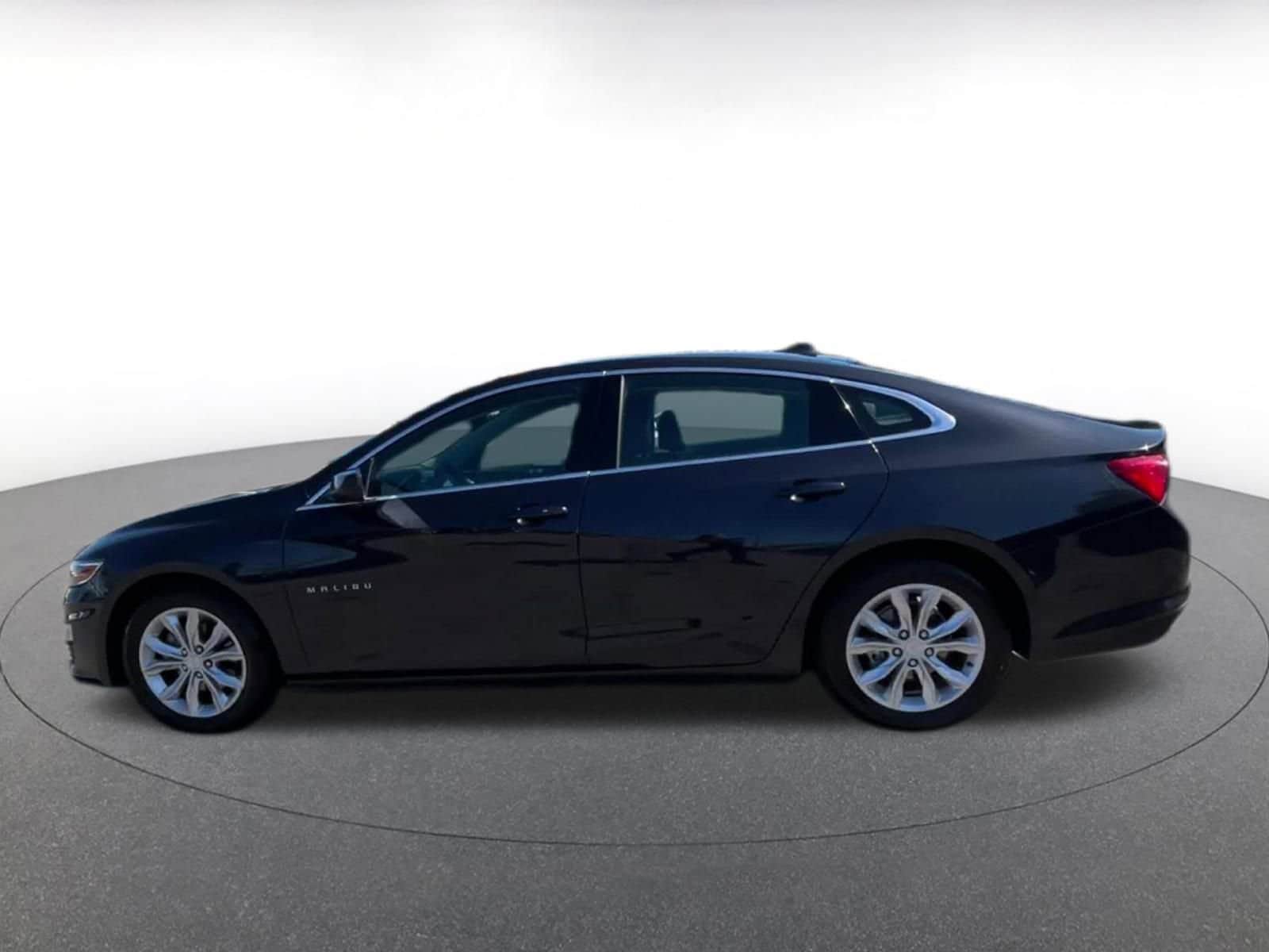 Thumbnail: 2023 Chevrolet Malibu - 7
