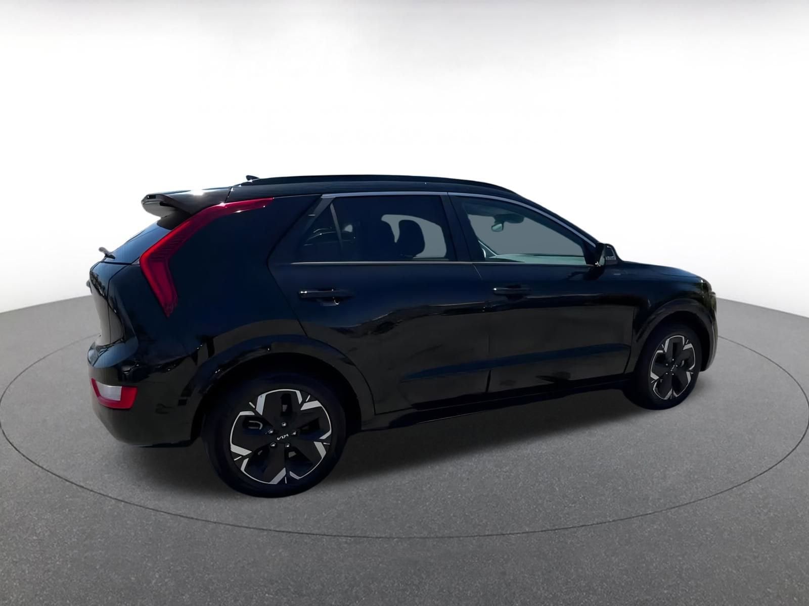 Thumbnail: 2023 Kia Niro - 11
