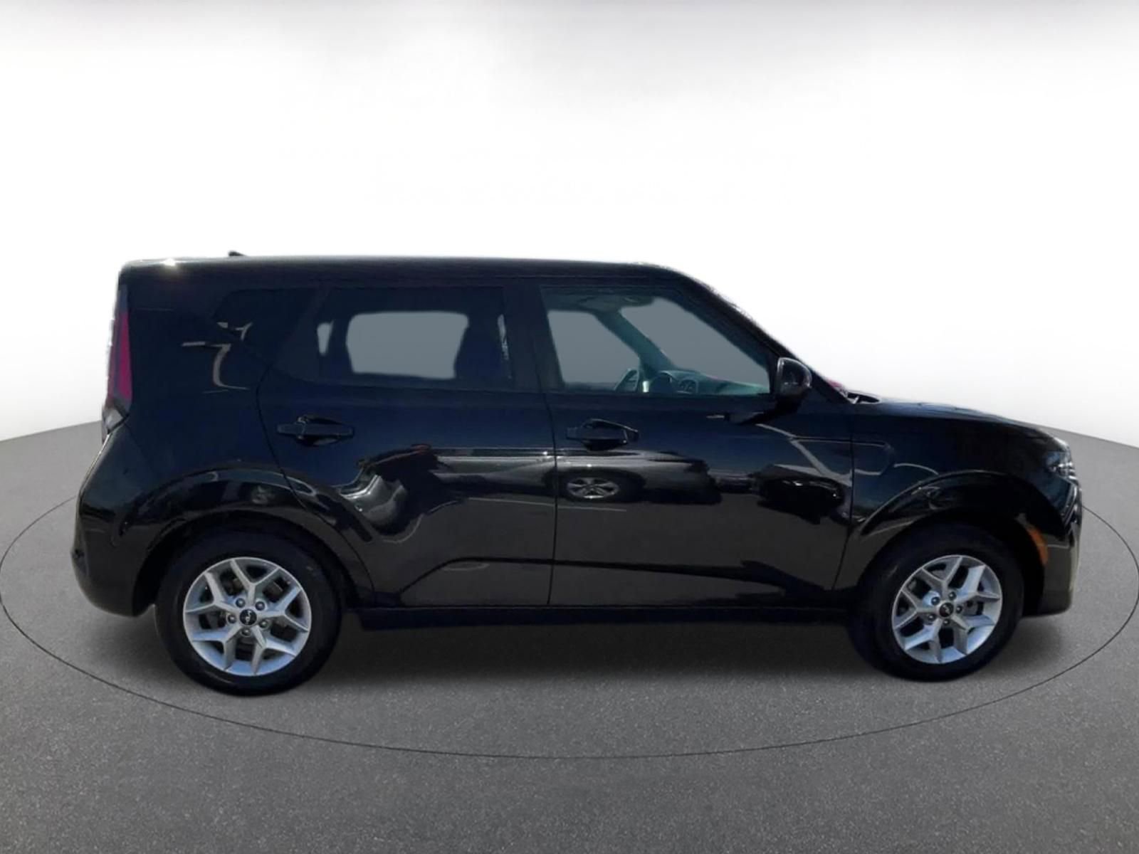 Thumbnail: 2025 Kia Soul - 16