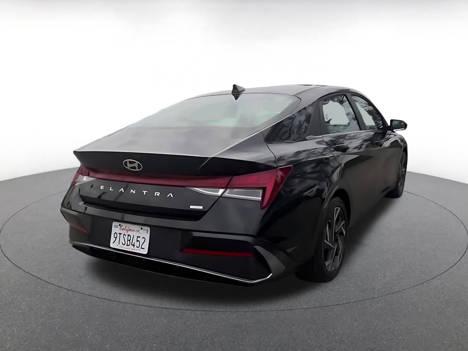 Thumbnail: 2025 Hyundai Elantra - 15