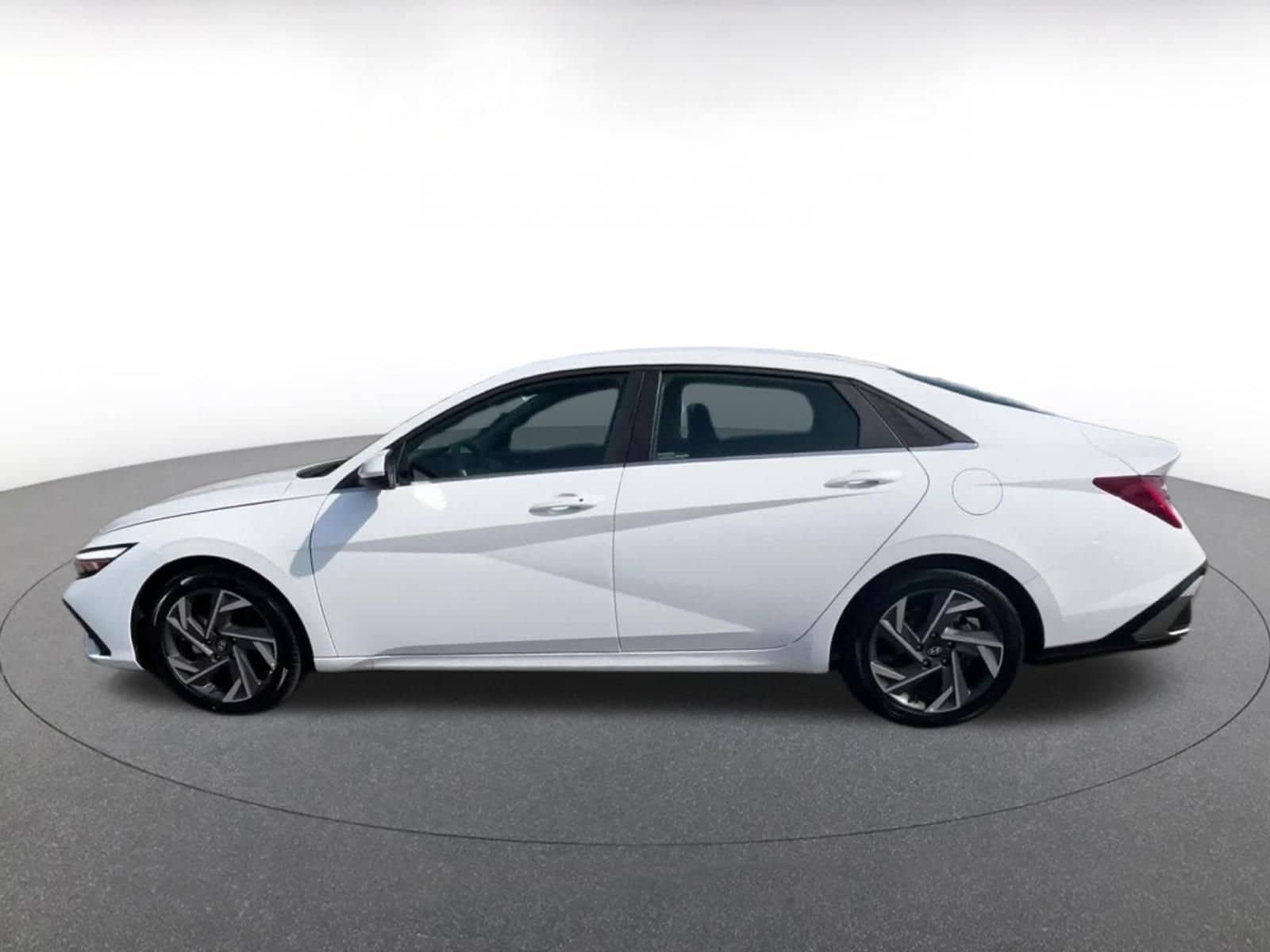 Thumbnail: 2025 Hyundai Elantra - 9