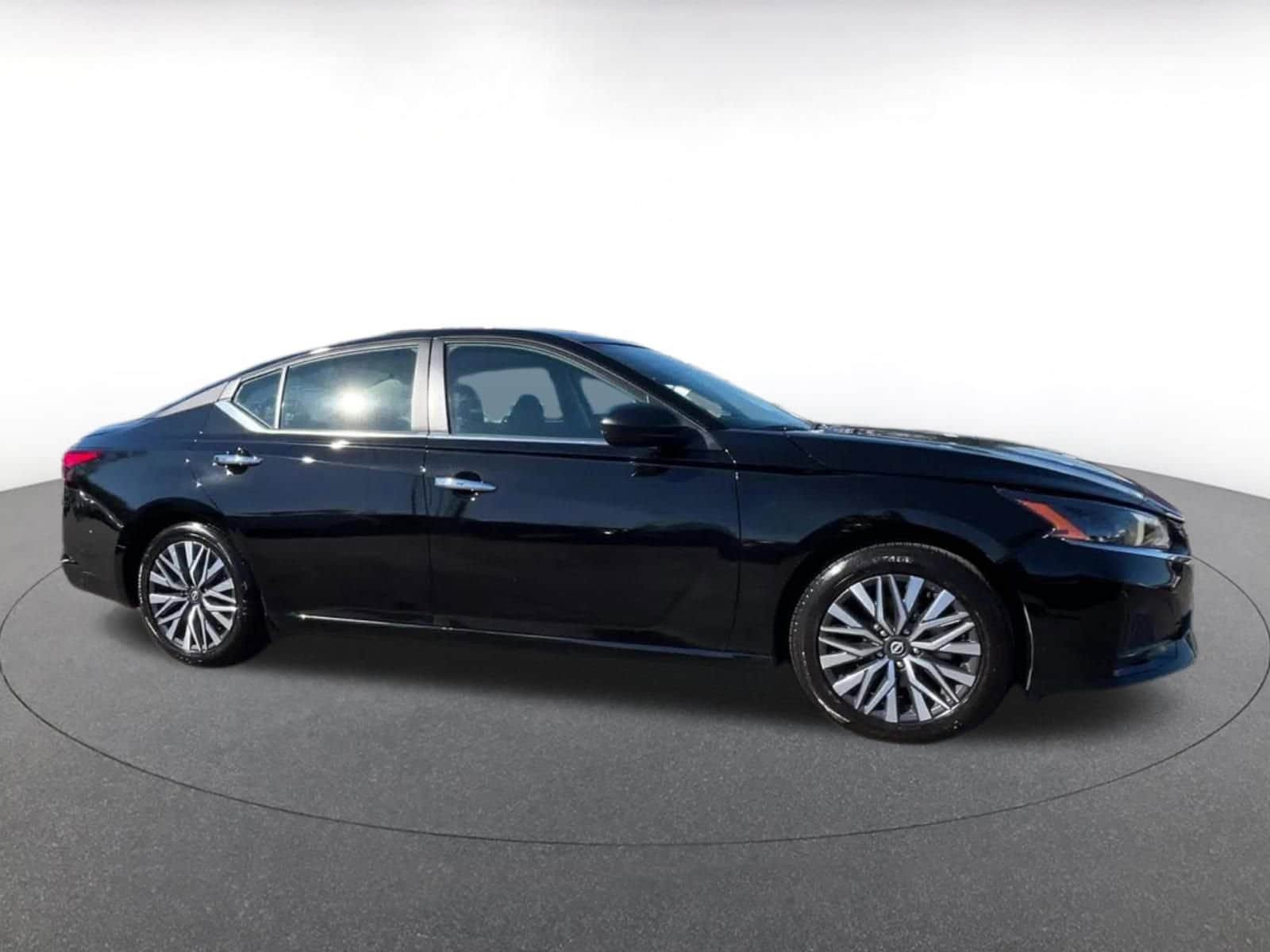 Thumbnail: 2025 Nissan Altima - 16