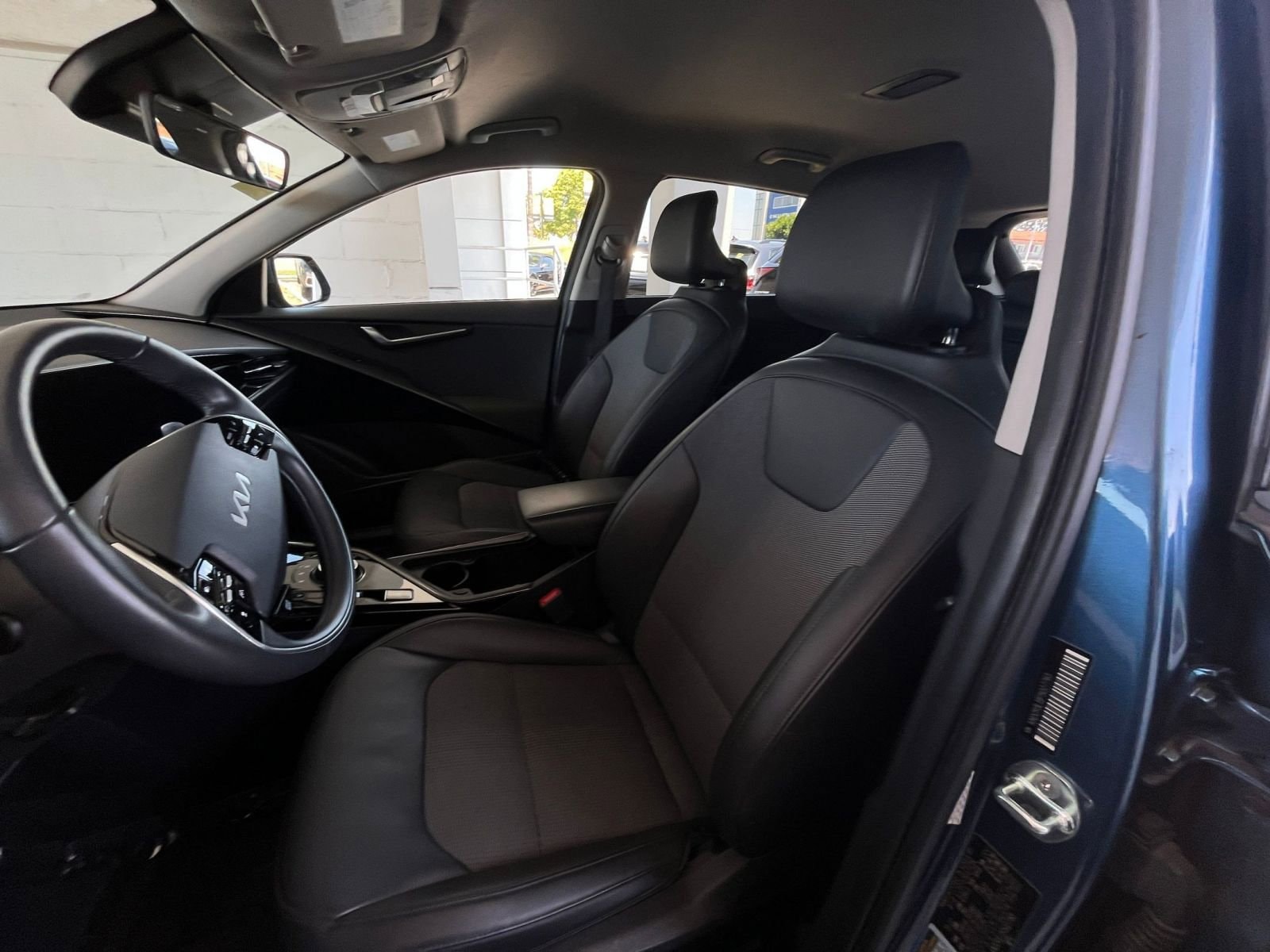 Thumbnail: 2023 Kia Niro - 35
