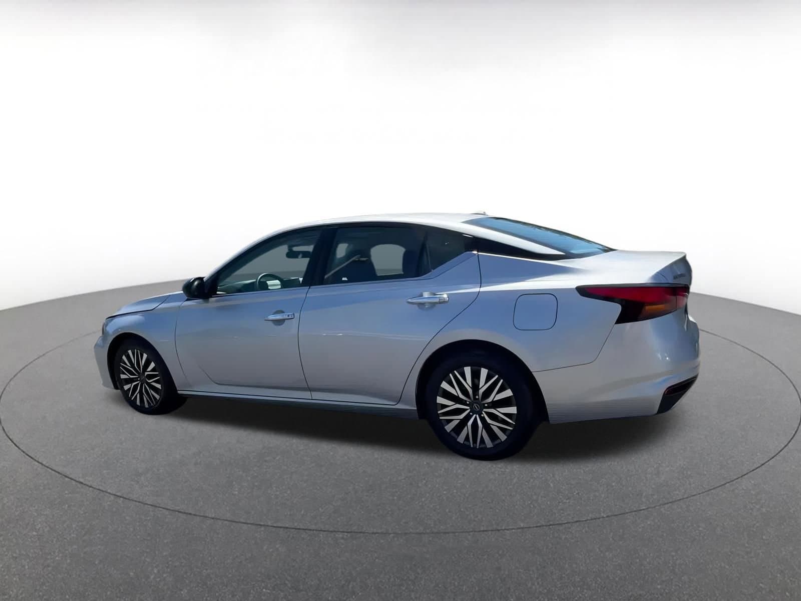 Thumbnail: 2024 Nissan Altima - 10