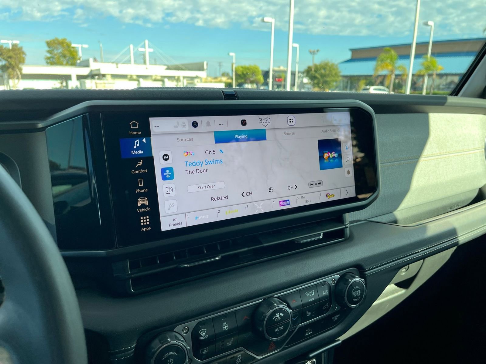 Thumbnail: 2025 Jeep Wrangler - 21