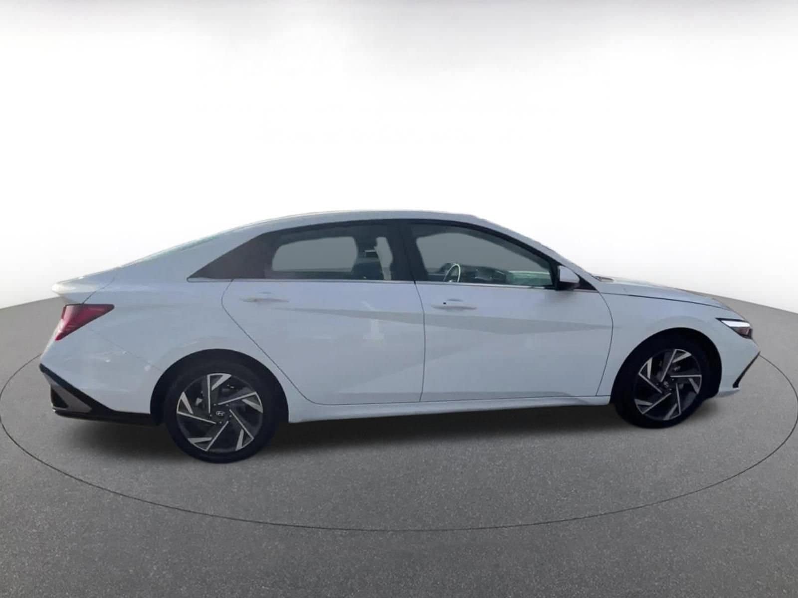 Thumbnail: 2025 Hyundai Elantra - 16