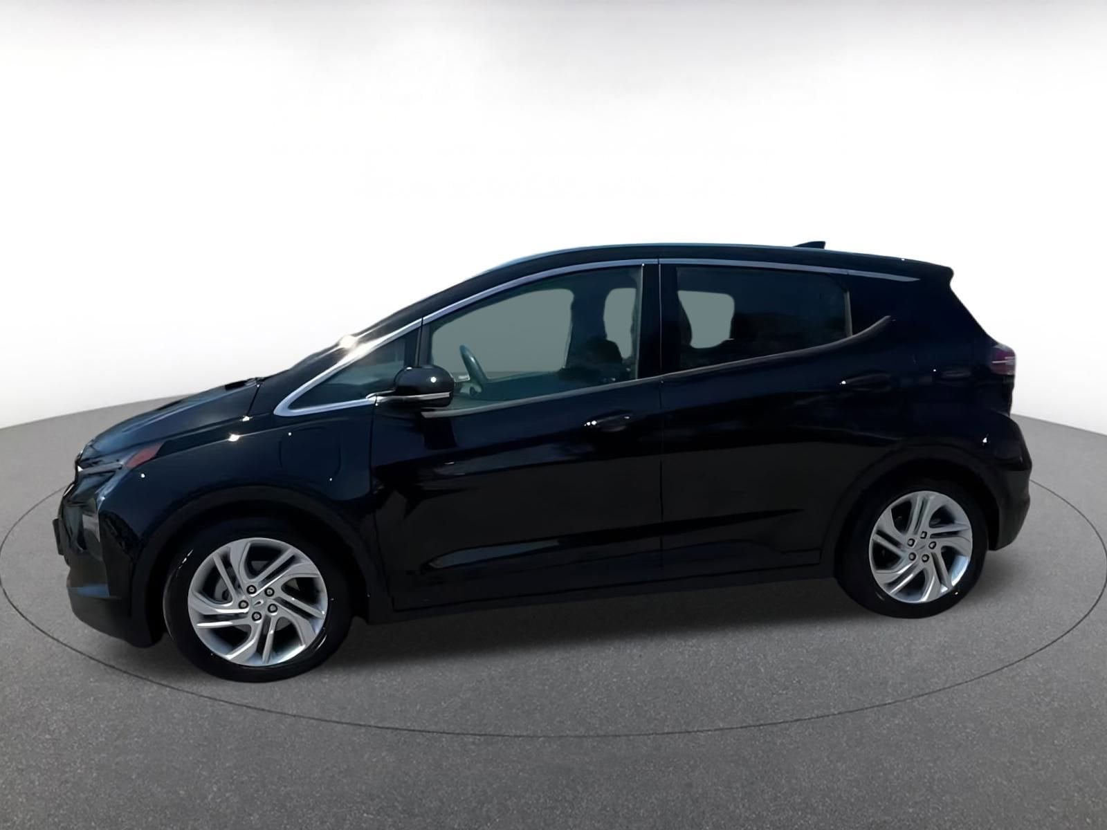 Thumbnail: 2023 Chevrolet Bolt EV - 6