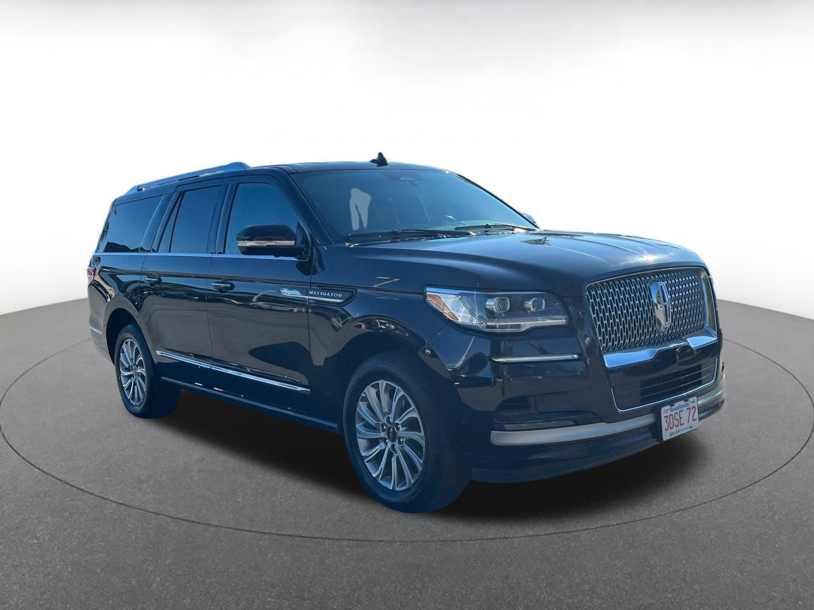 Thumbnail: 2024 Lincoln Navigator L - 1