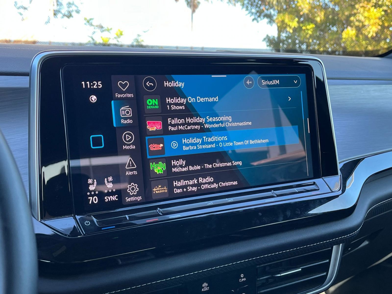 Thumbnail: 2025 Volkswagen Atlas - 21