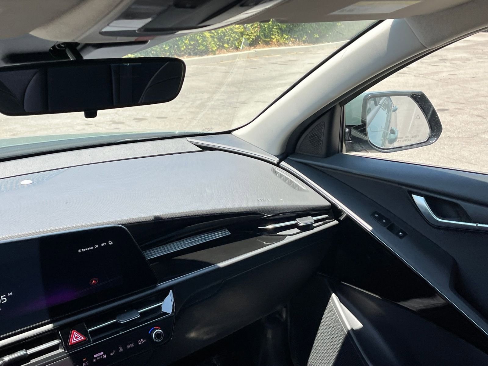 Thumbnail: 2023 Kia Niro - 34