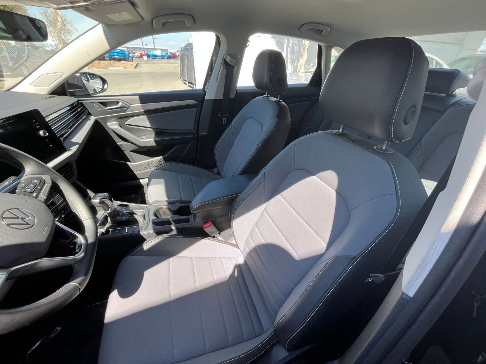 Thumbnail: 2025 Volkswagen Jetta - 27