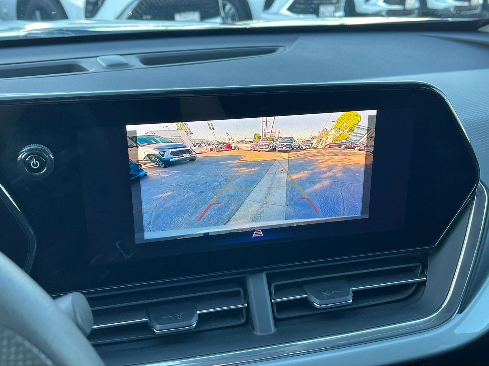 Thumbnail: 2025 Chevrolet Trax - 17