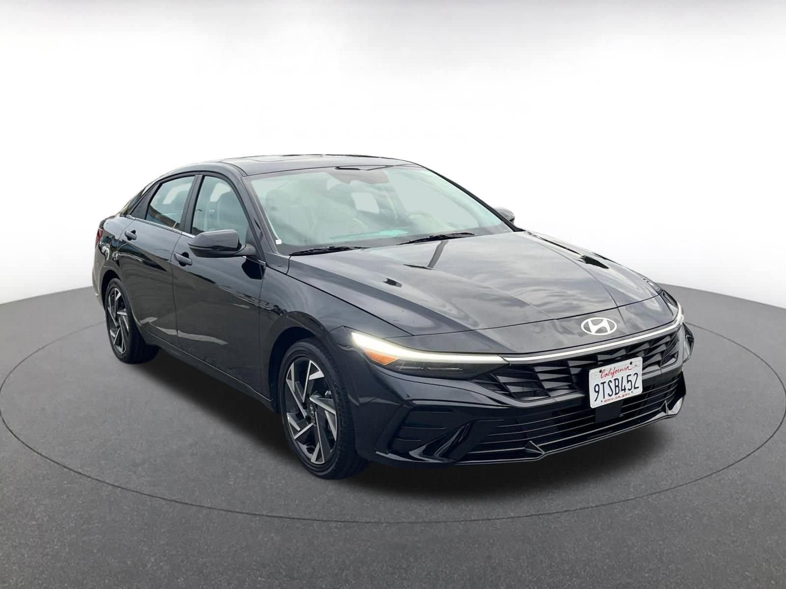 Thumbnail: 2025 Hyundai Elantra - 1