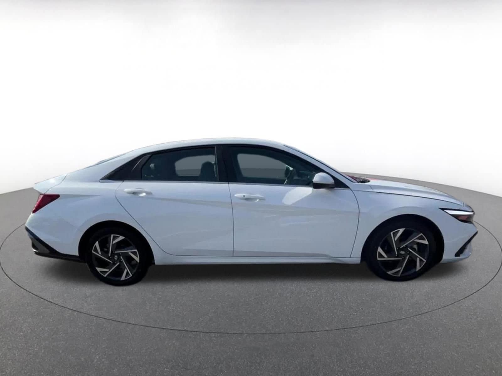 Thumbnail: 2025 Hyundai Elantra - 16