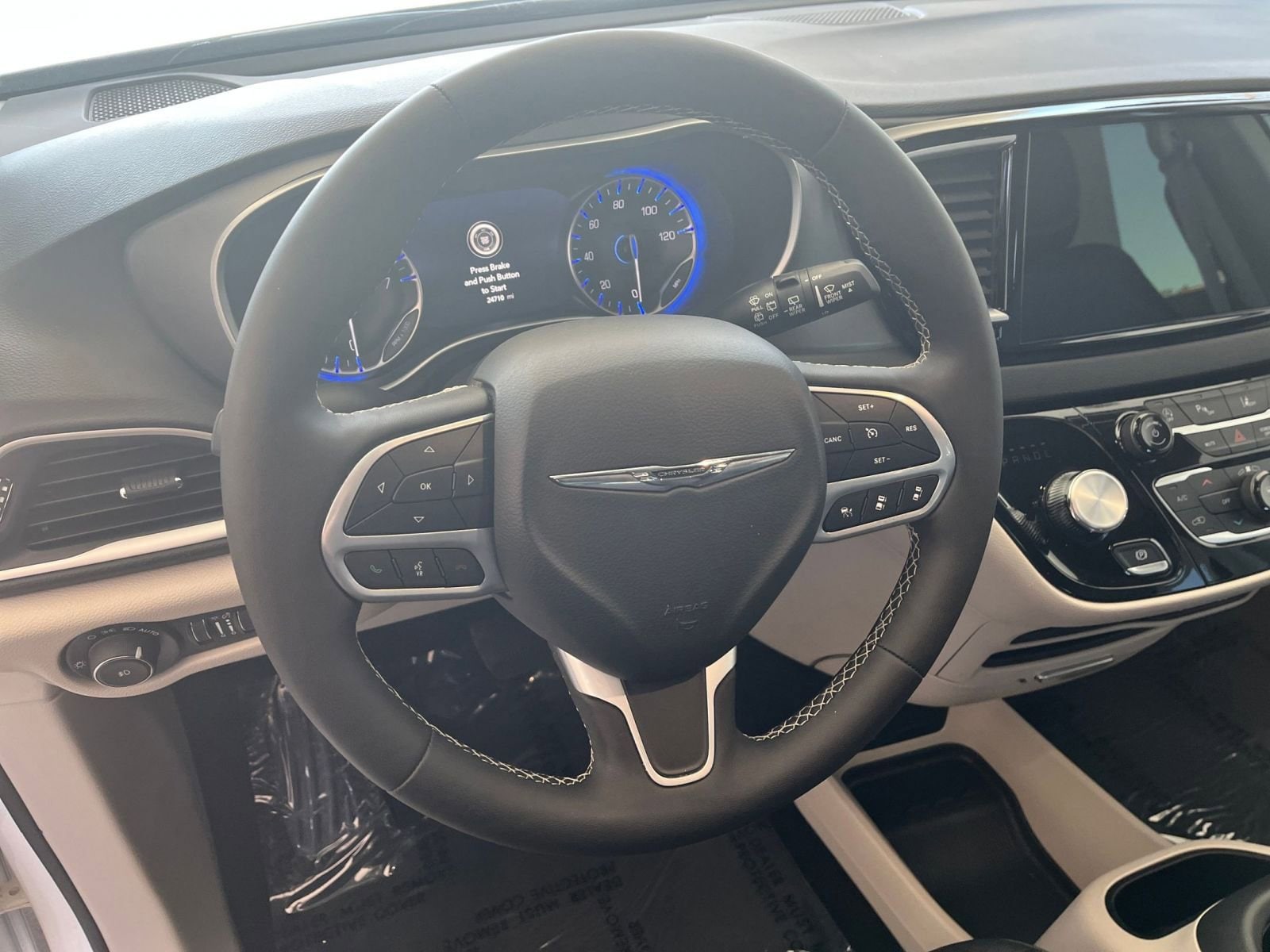 2024 Chrysler Pacifica Touring L 23