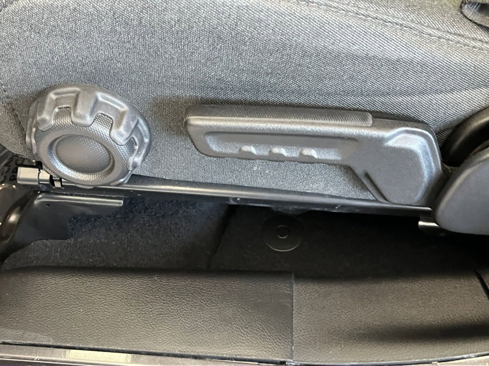 Thumbnail: 2025 Jeep Wrangler - 23