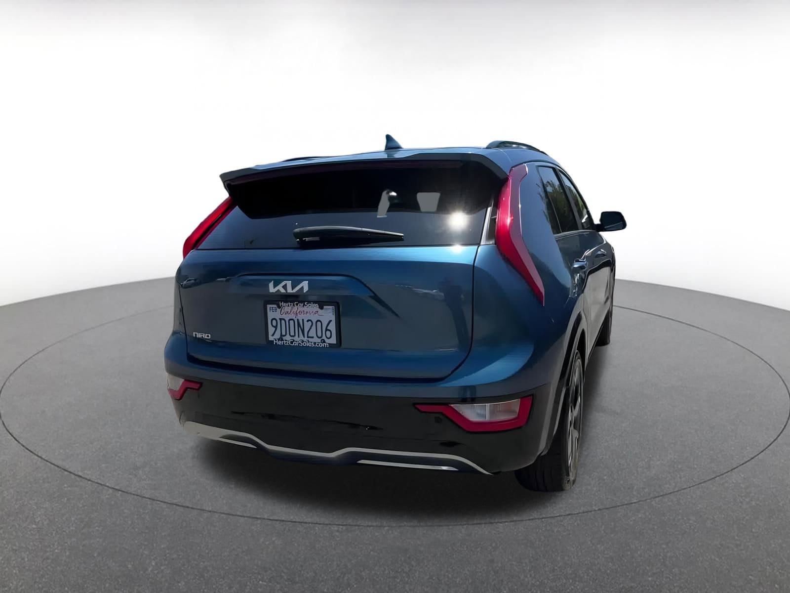 Thumbnail: 2023 Kia Niro - 12