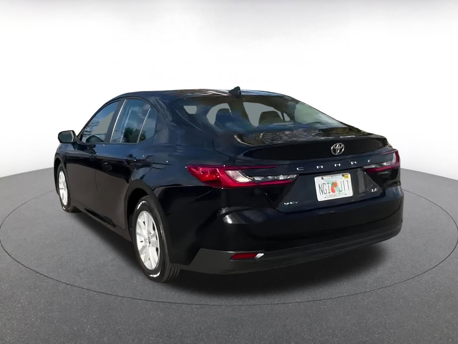 Thumbnail: 2025 Toyota Camry - 10