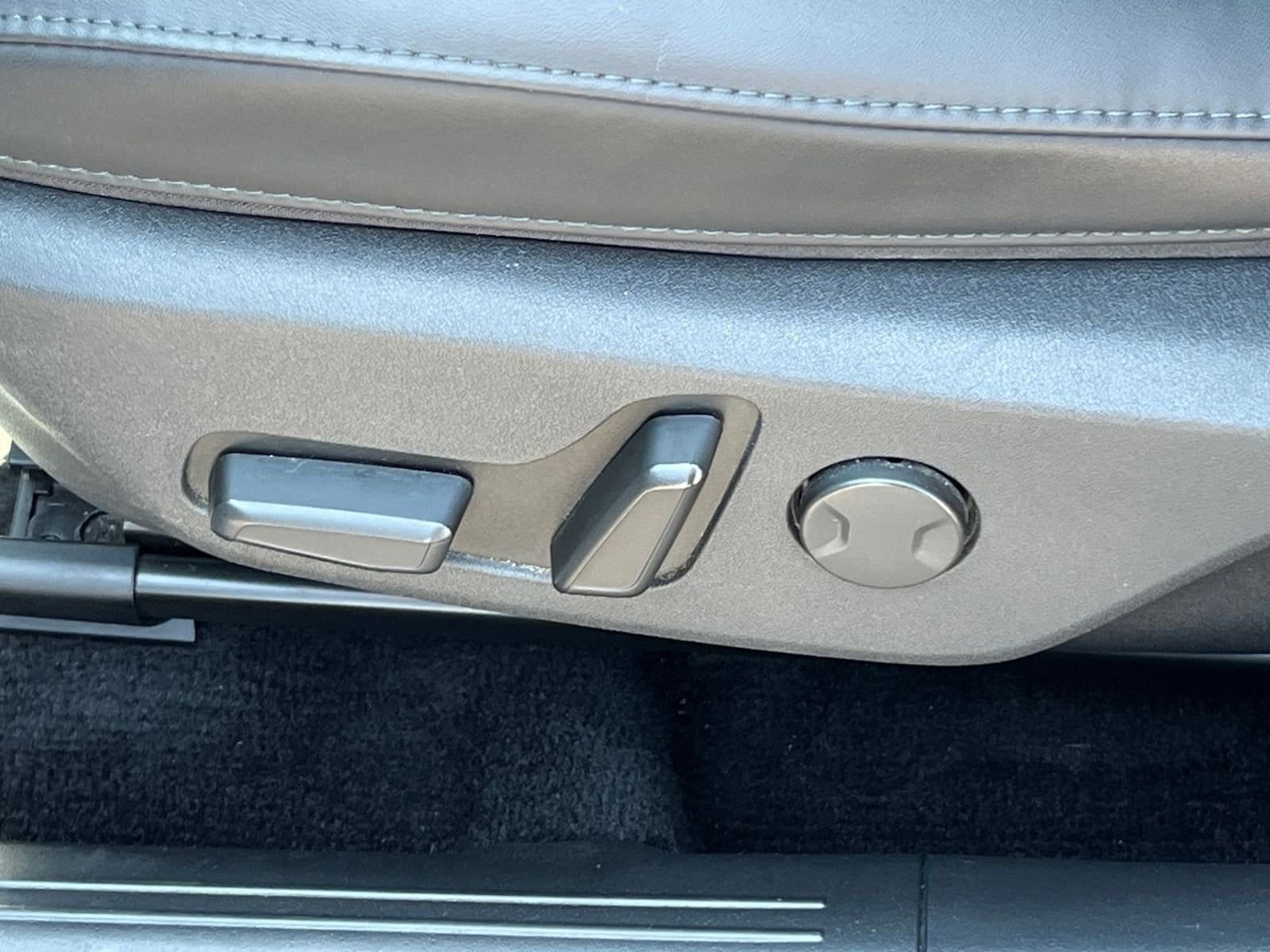Thumbnail: 2023 Kia Niro - 23
