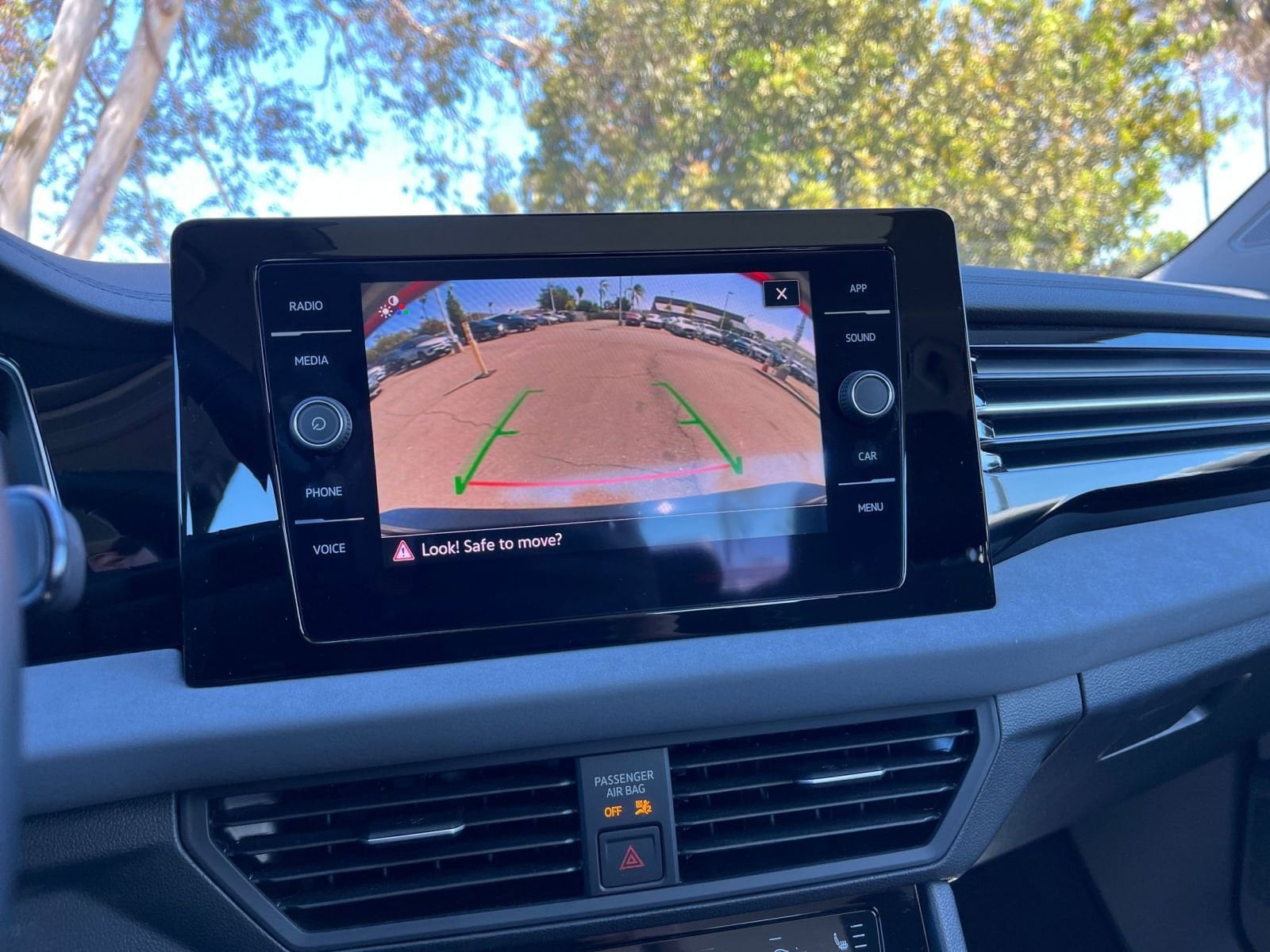 Thumbnail: 2025 Volkswagen Jetta - 17