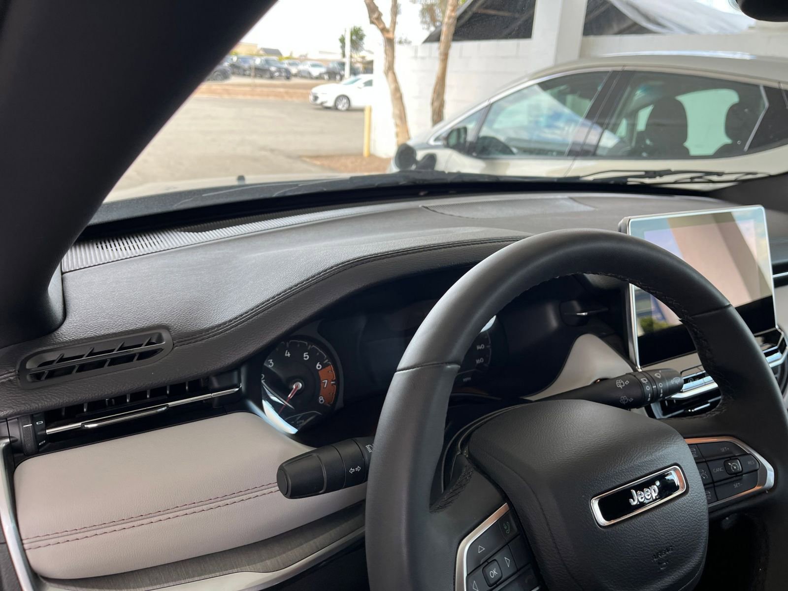 Thumbnail: 2025 Jeep Compass - 34