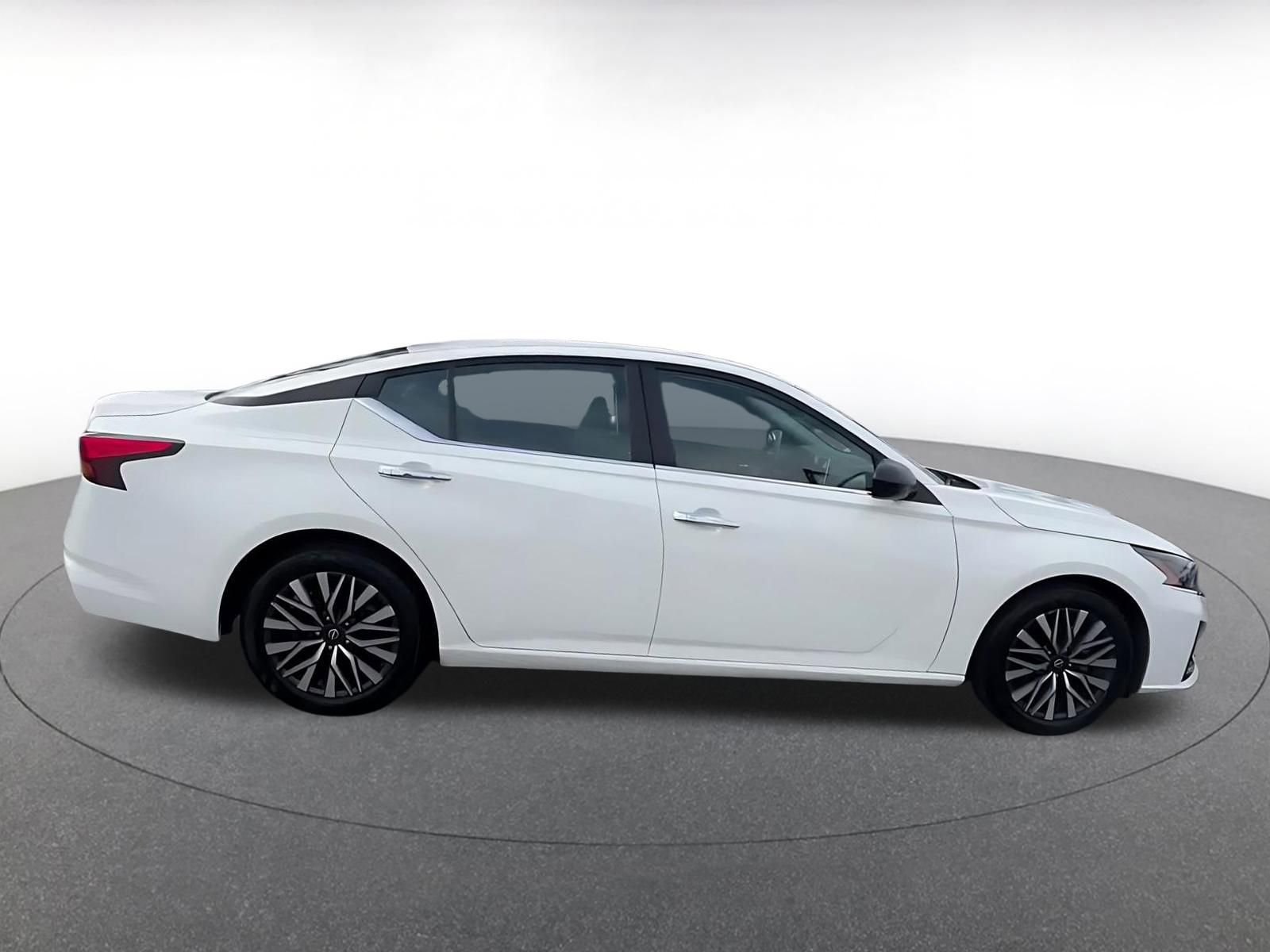 Thumbnail: 2025 Nissan Altima - 16