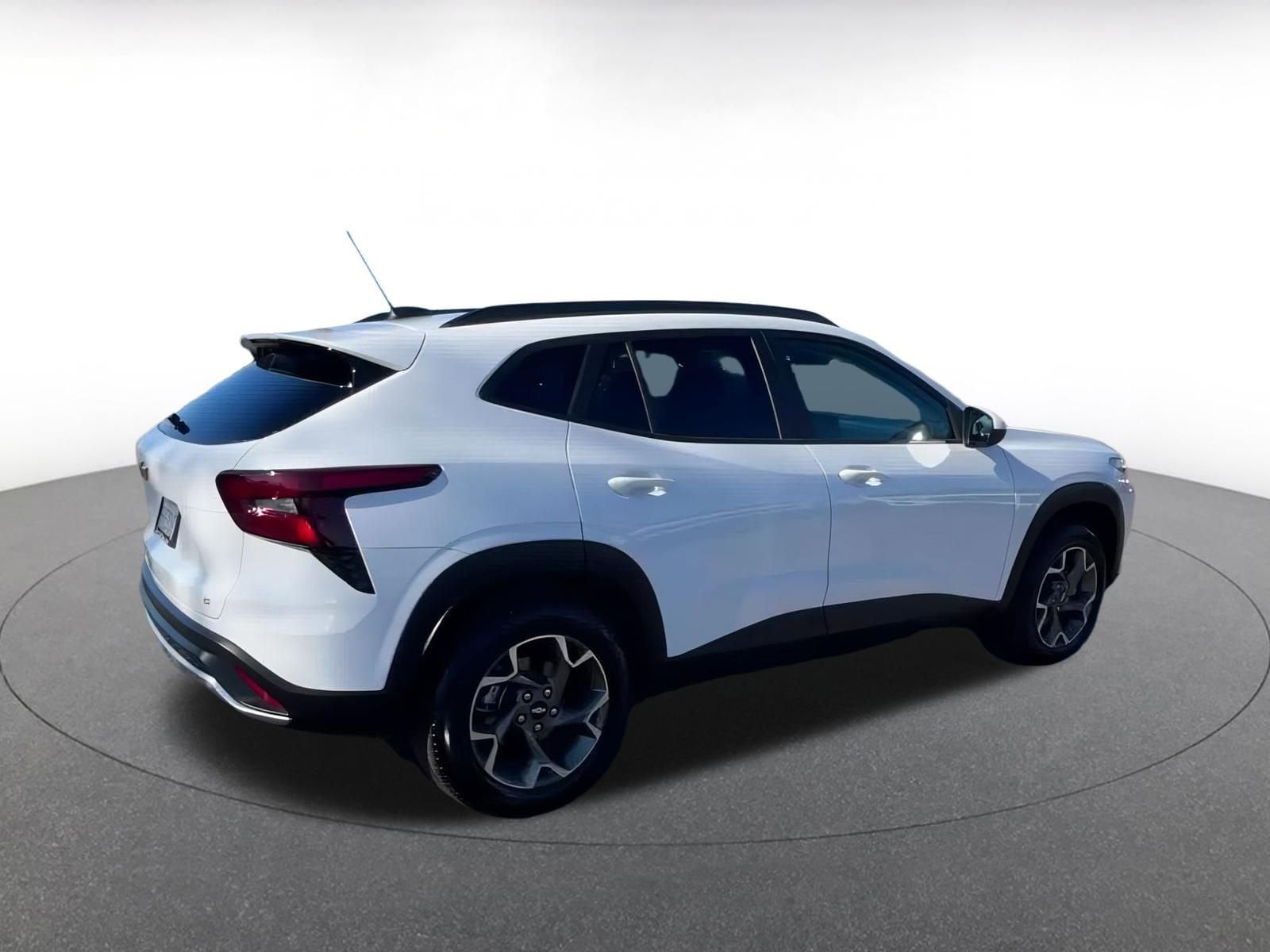 Thumbnail: 2025 Chevrolet Trax - 14