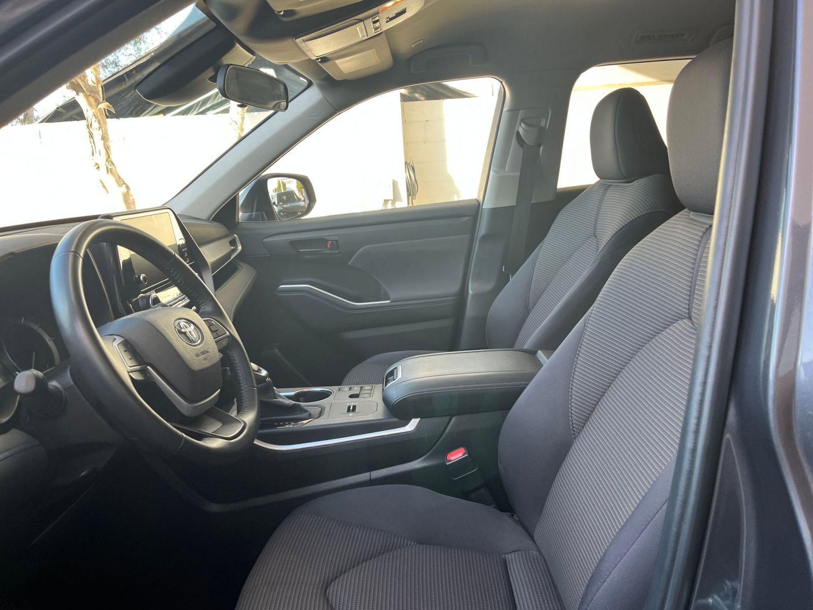 Thumbnail: 2025 Toyota Highlander - 28