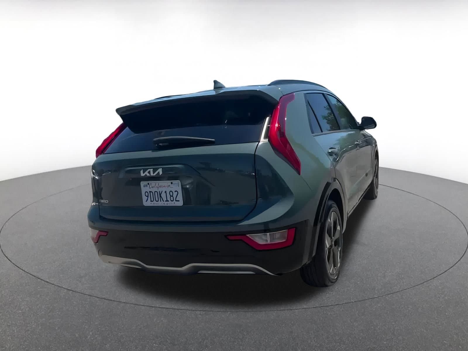 Thumbnail: 2023 Kia Niro - 12