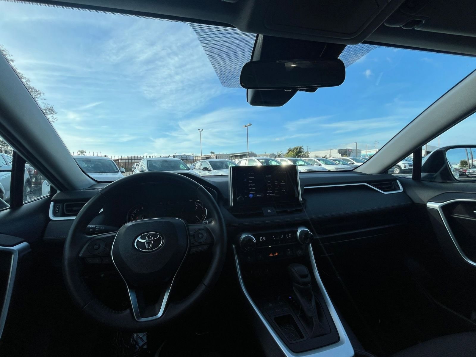 Thumbnail: 2025 Toyota RAV4 - 33