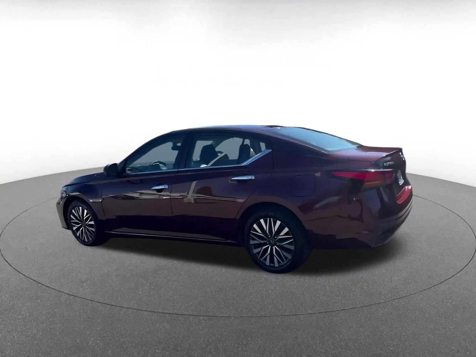 Thumbnail: 2024 Nissan Altima - 9