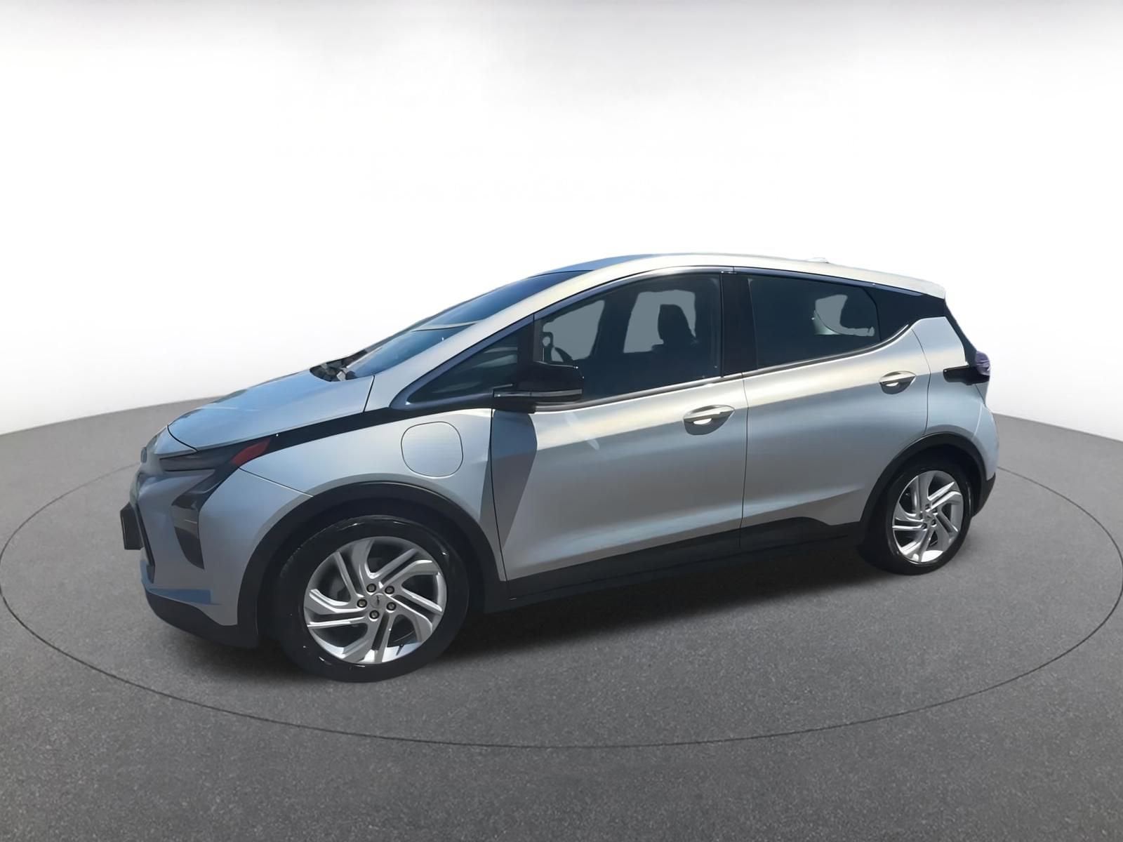 Thumbnail: 2023 Chevrolet Bolt EV - 6