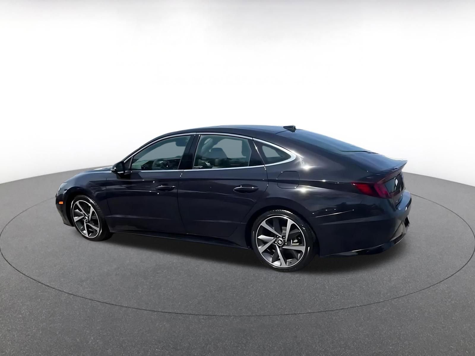 Thumbnail: 2023 Hyundai Sonata - 10