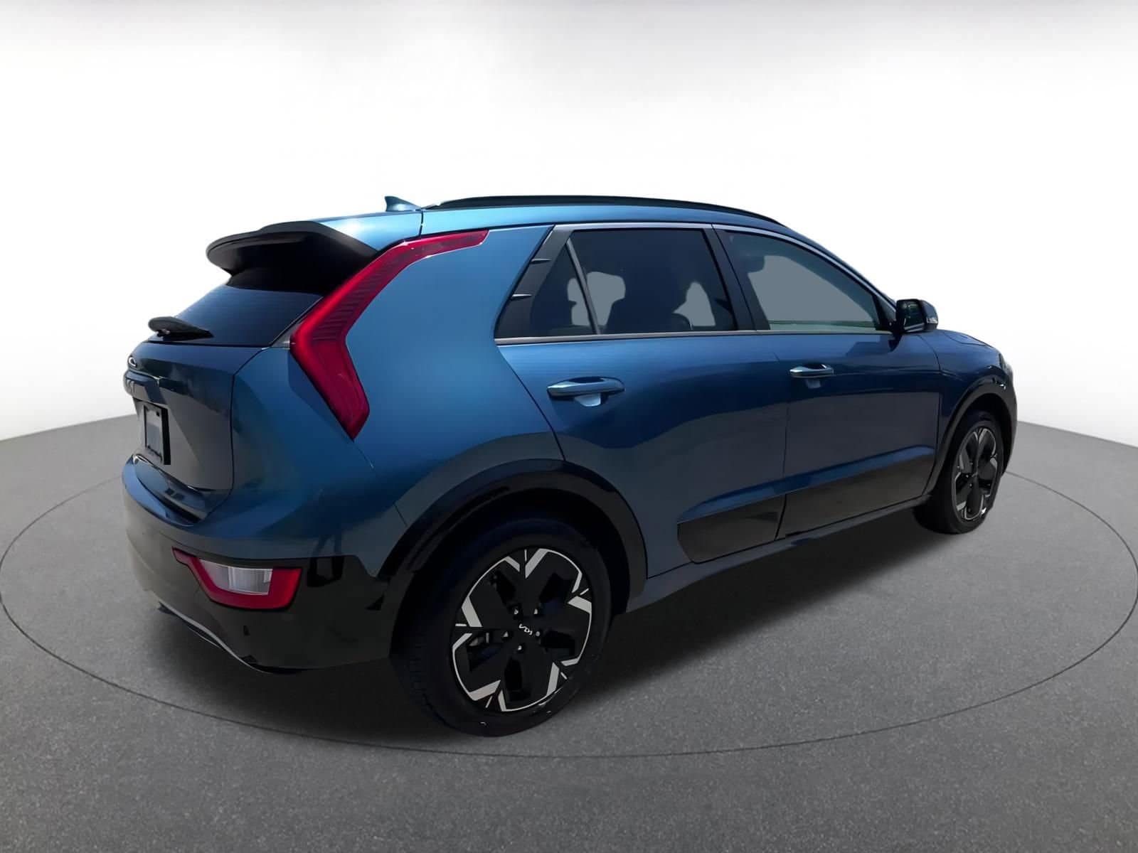 Thumbnail: 2023 Kia Niro - 11