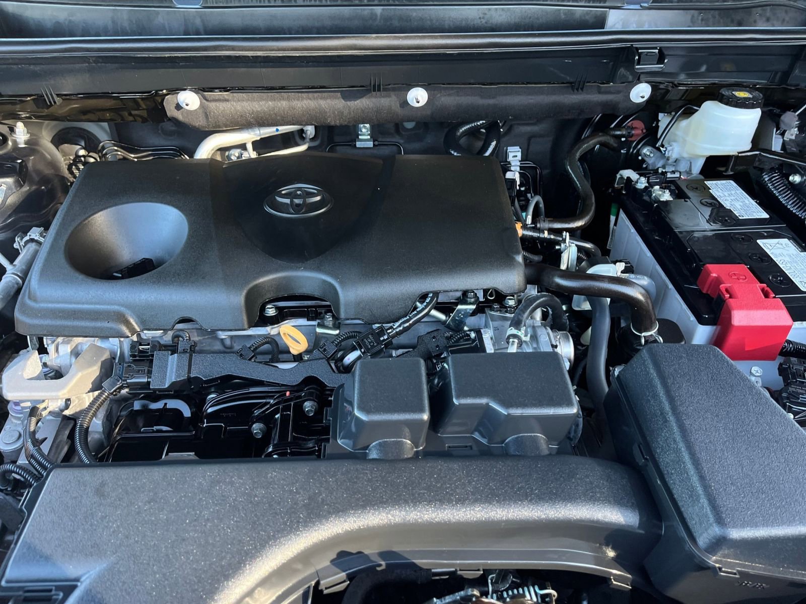 Thumbnail: 2025 Toyota RAV4 - 32