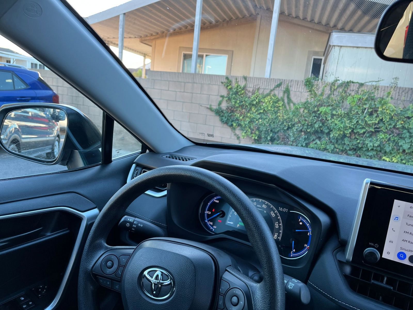 Thumbnail: 2025 Toyota RAV4 - 34