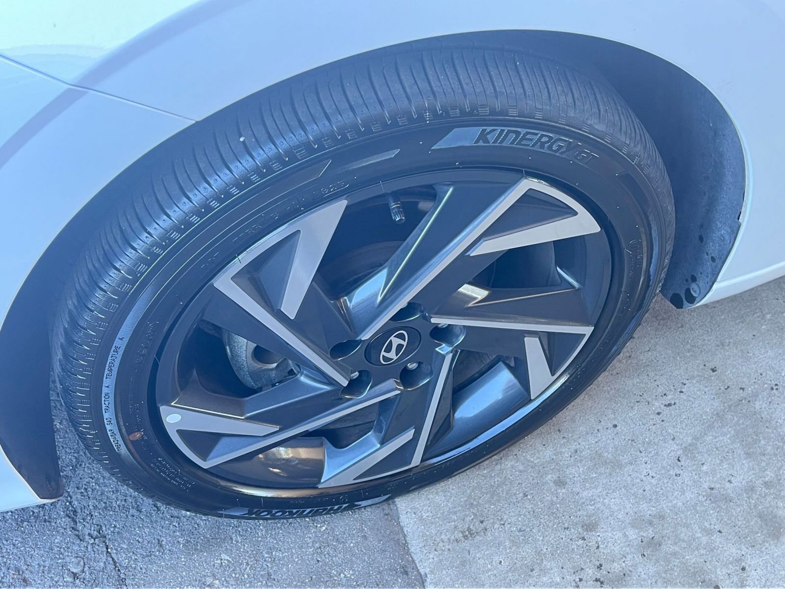 Thumbnail: 2025 Hyundai Elantra - 31