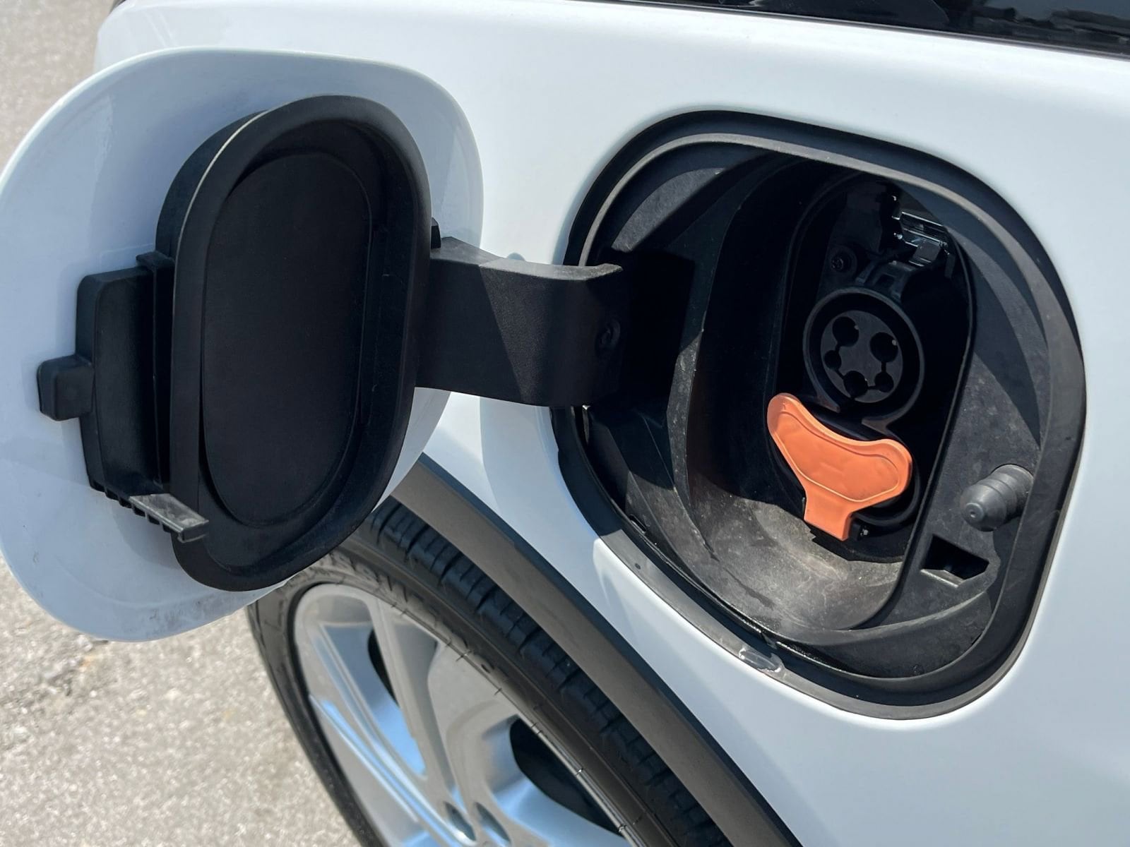 Thumbnail: 2023 Chevrolet Bolt EV - 19