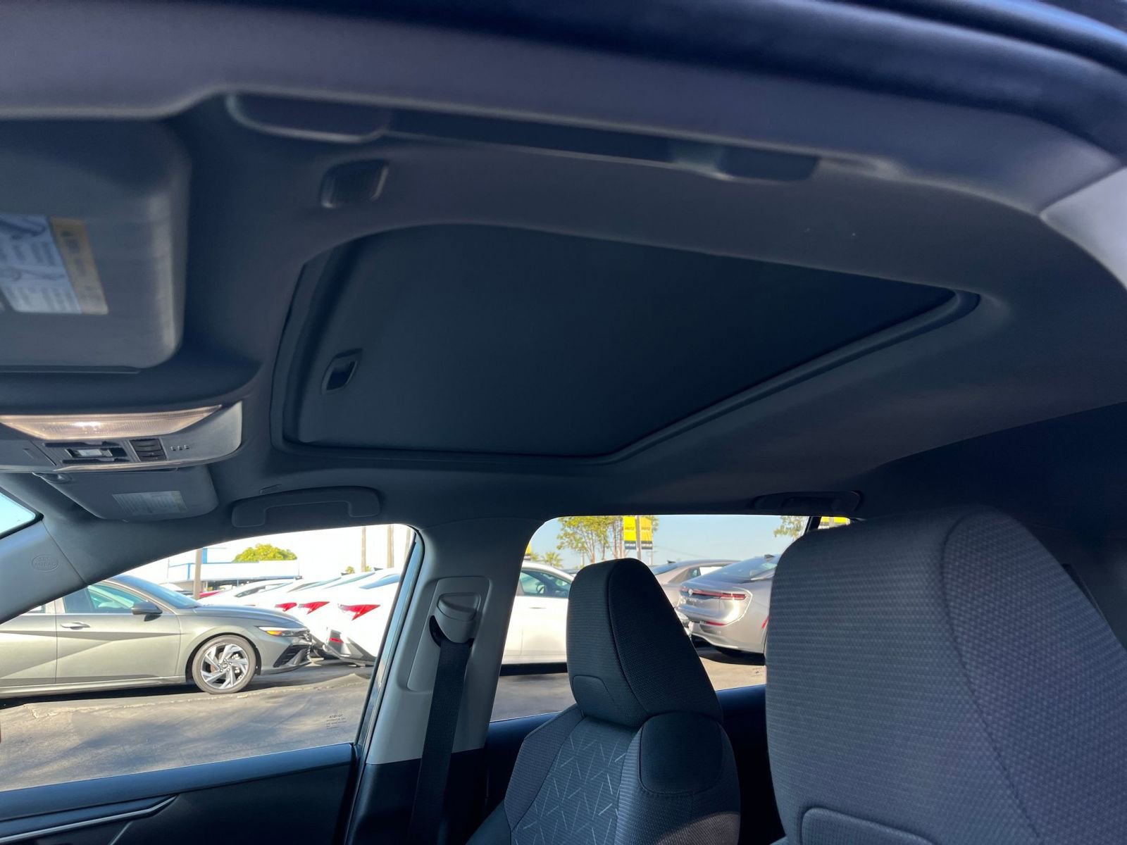 Thumbnail: 2025 Toyota RAV4 - 28