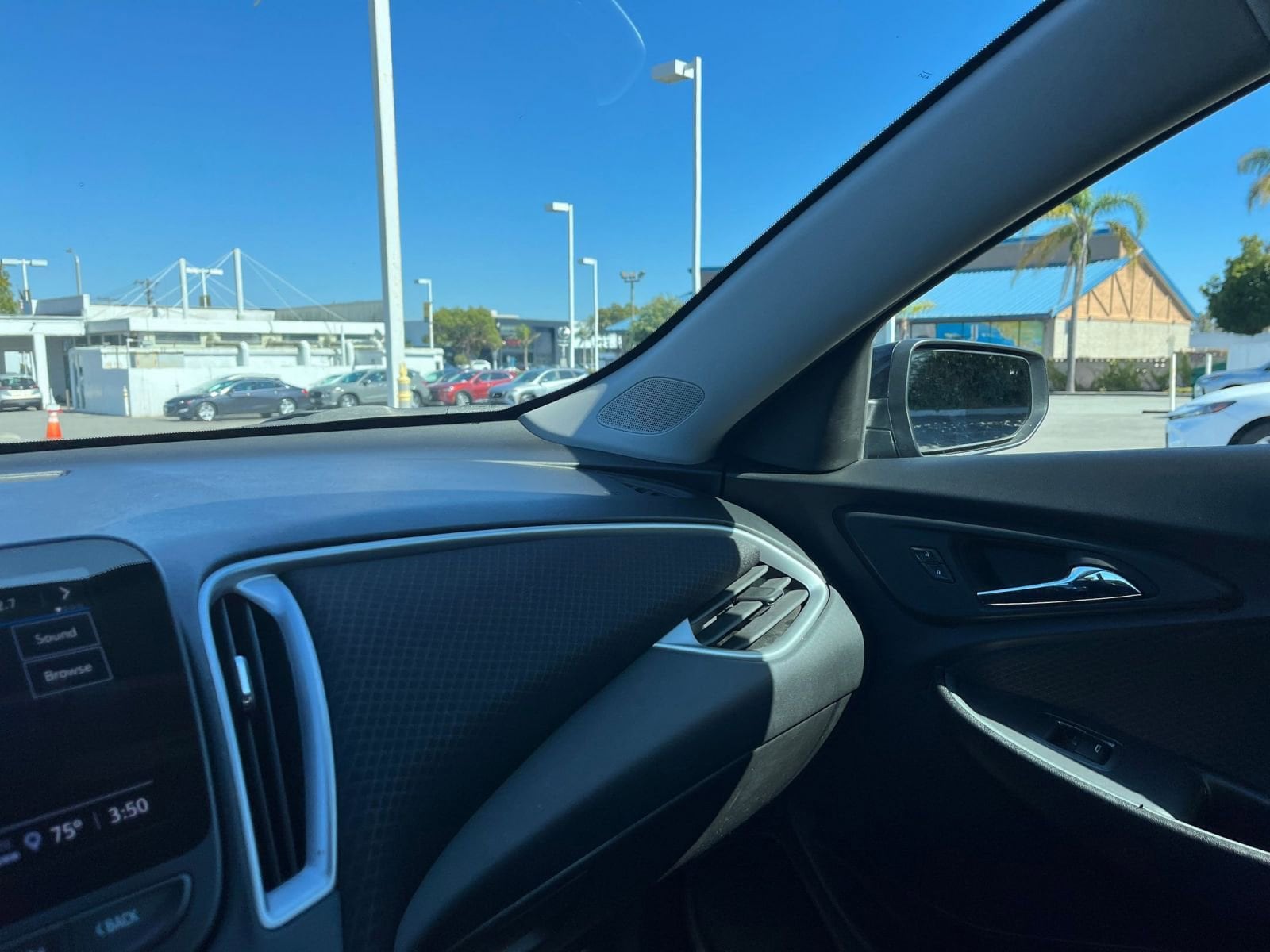 Thumbnail: 2023 Chevrolet Malibu - 30