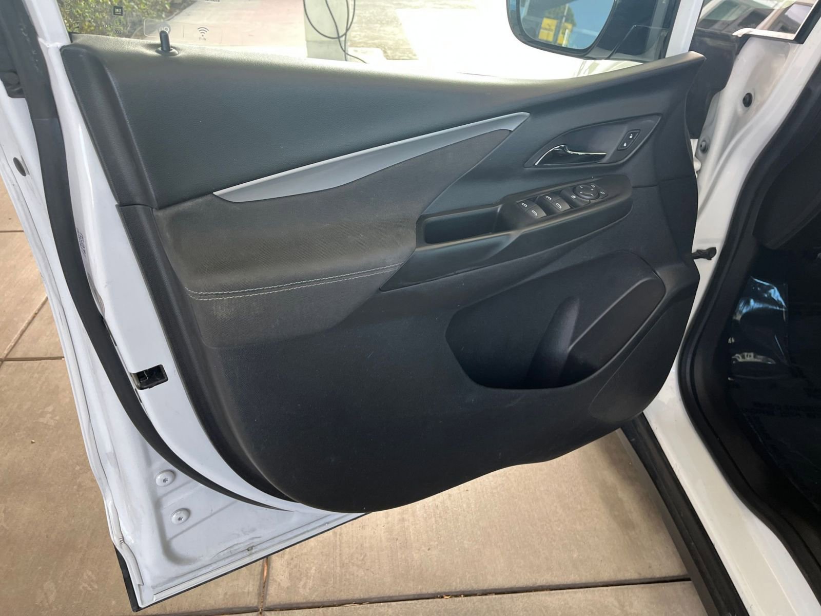 Thumbnail: 2023 Chevrolet Bolt EV - 24