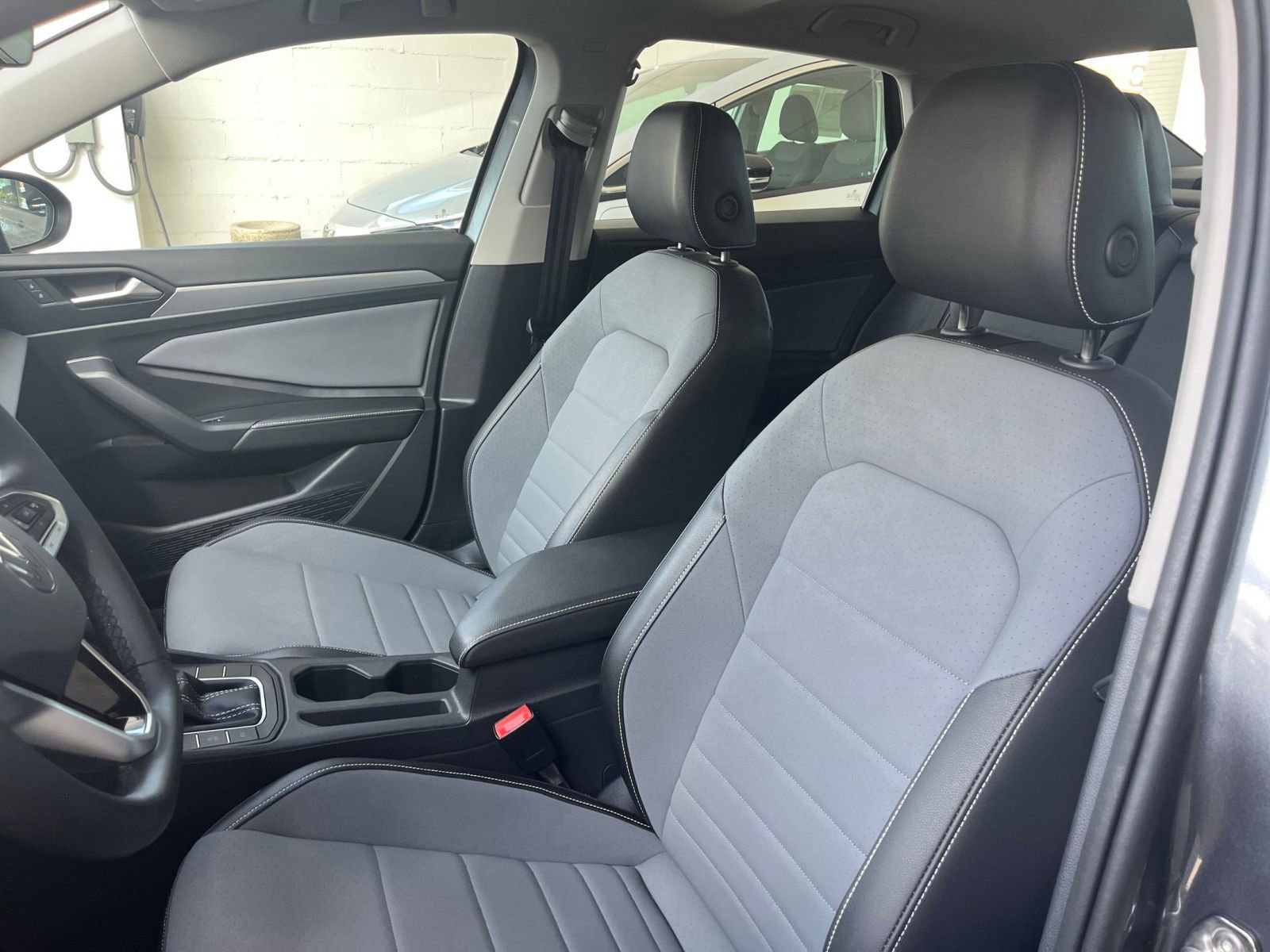 Thumbnail: 2025 Volkswagen Jetta - 27