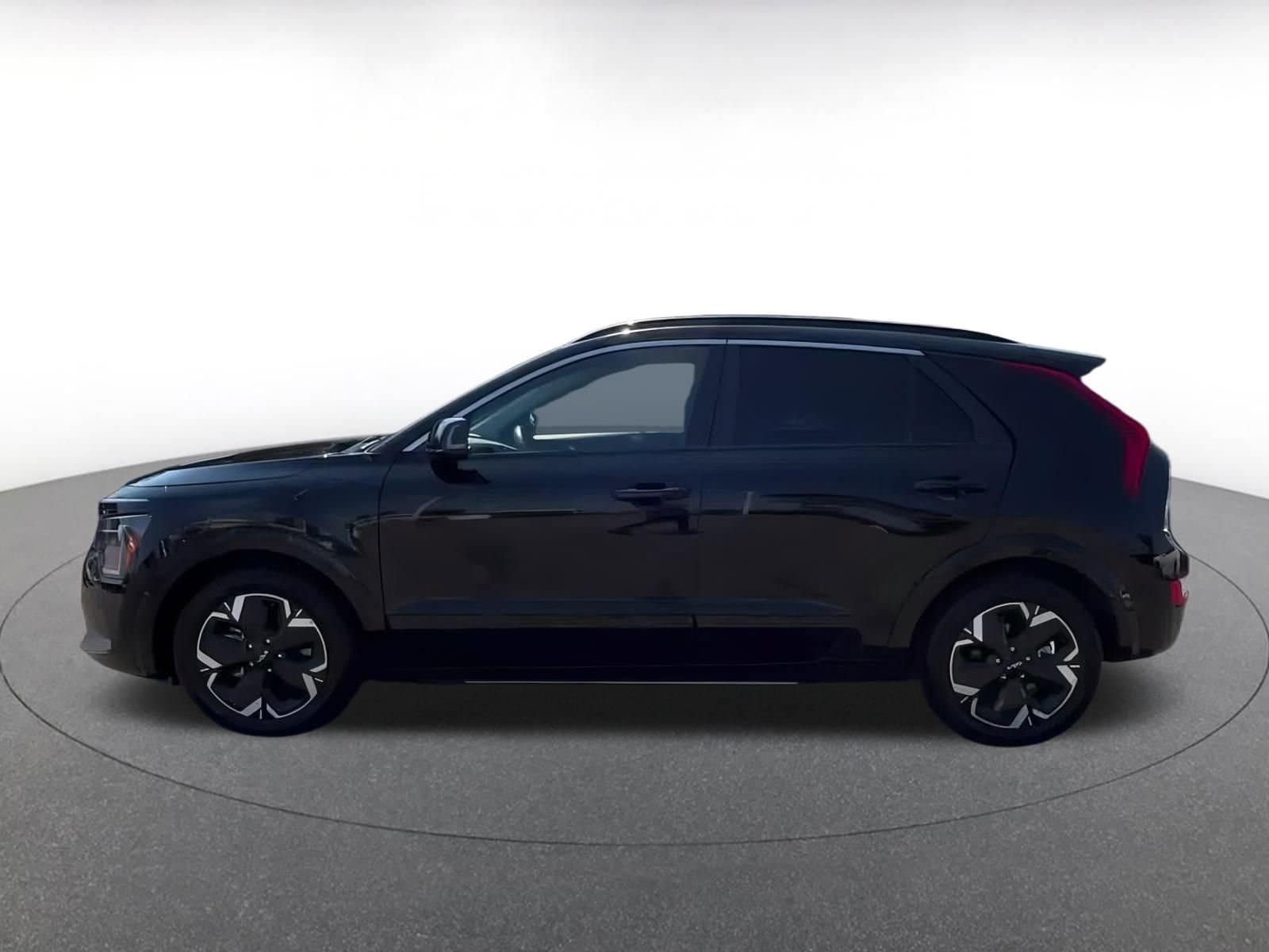Thumbnail: 2023 Kia Niro - 7