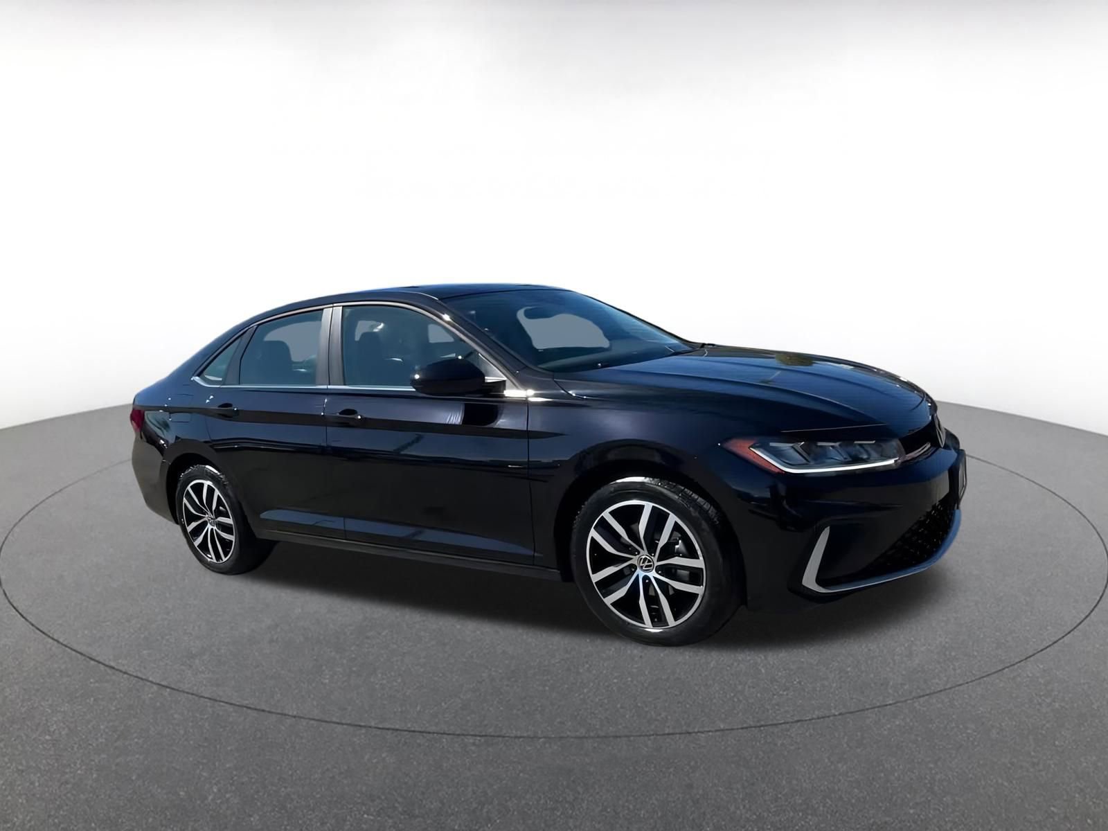 Thumbnail: 2025 Volkswagen Jetta - 2