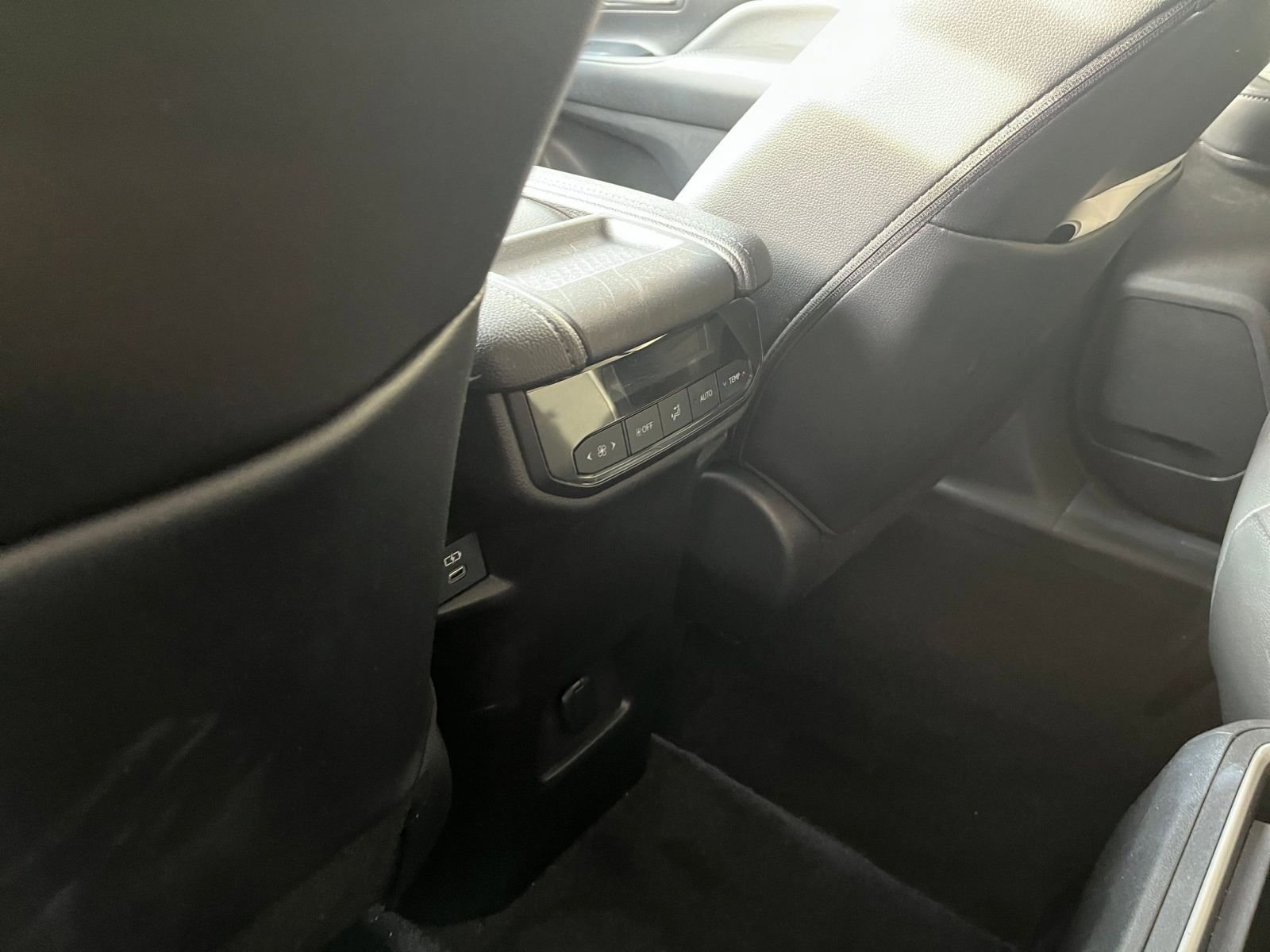 Thumbnail: 2025 Toyota Grand Highlander - 24