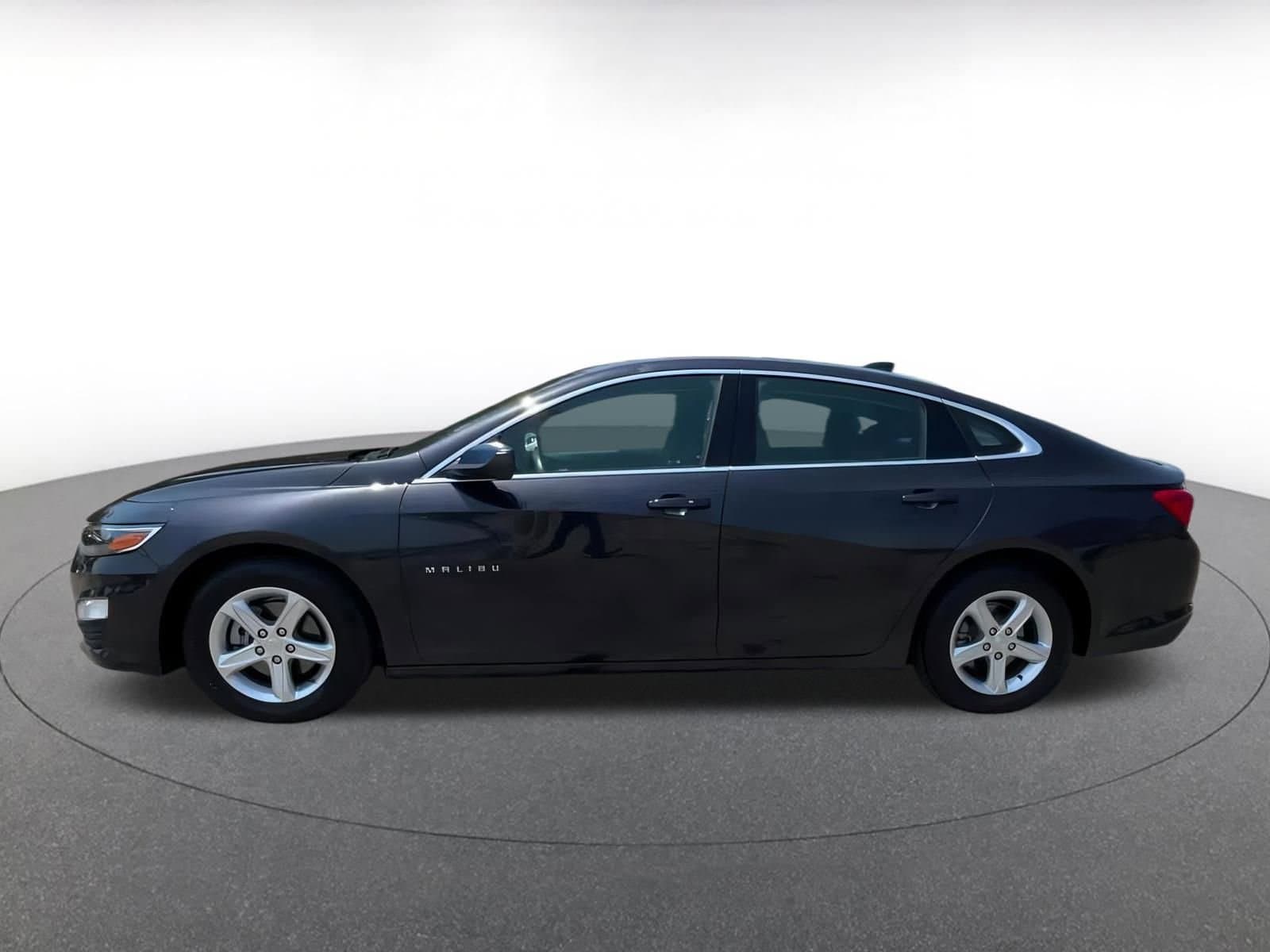 Thumbnail: 2023 Chevrolet Malibu - 7